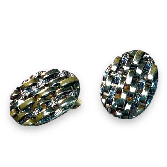 JUDY LEE VINTAGE 1950s Faux Gold and Silver Woven Design Oval Clip Earrings - Picture 6 of 8
